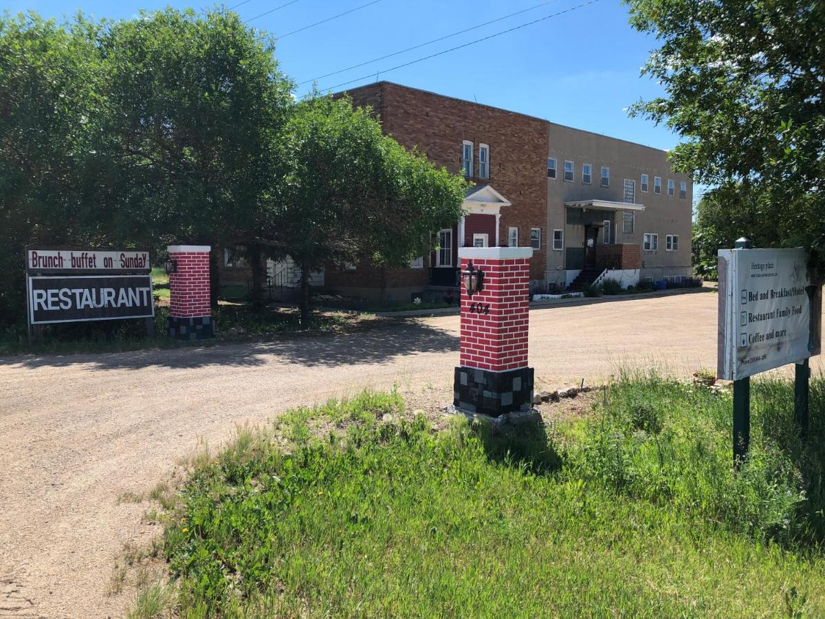 Heritage Place Hotel Gravelbourg Exterior photo